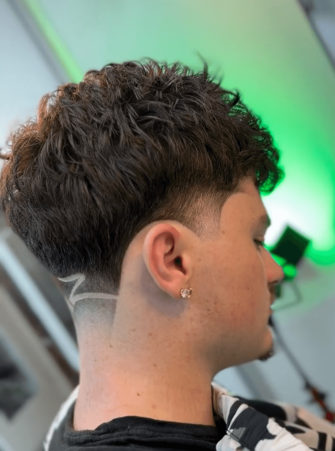 Taper with freestyle design